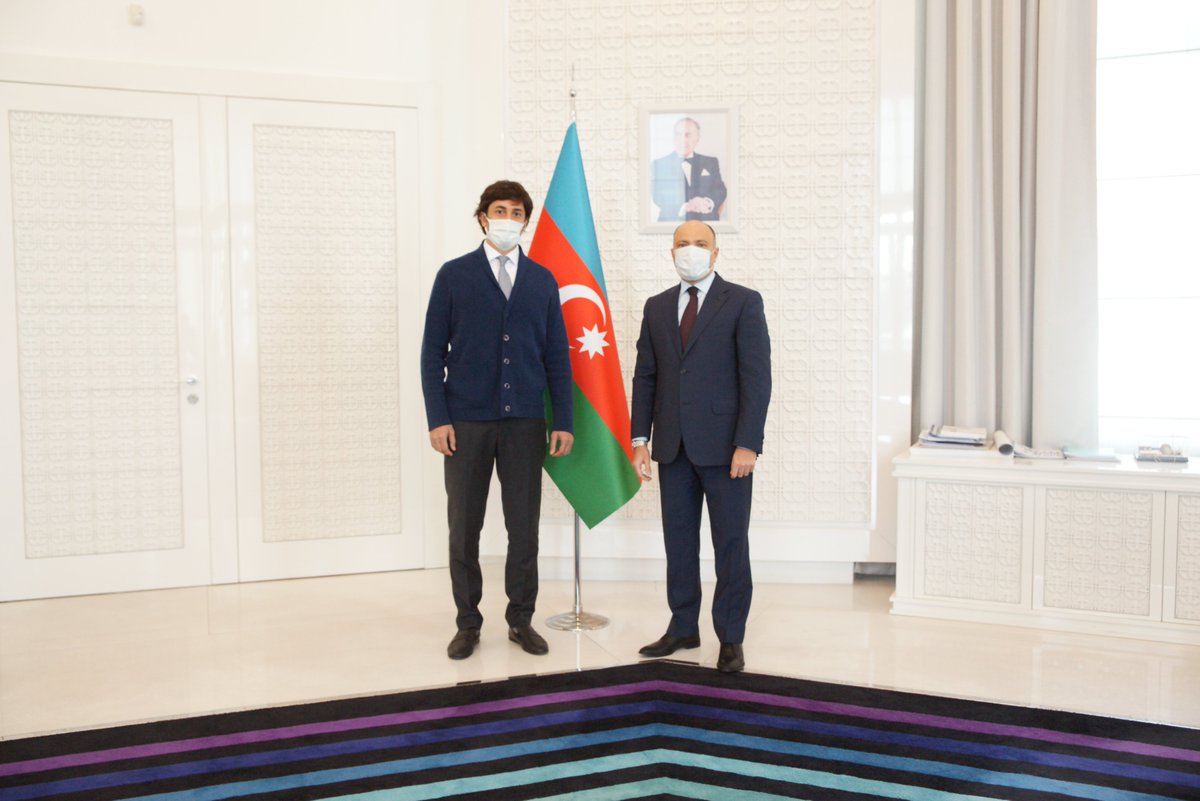 Azərbaycan Respublikasının mədəniyyət naziri Anar Kərimov "Yüksəliş" müsabiqəsinin mentorluq proqramı çərçivəsində layihənin qaliblərindən biri olan Fərrux Əliyevlə görüşüb.
#Yüksəliş2021 #YüksəlişMüsabiqəsi #YüksəlişSizinləBaşlasın #ÖlkəninGələcəyiniQur