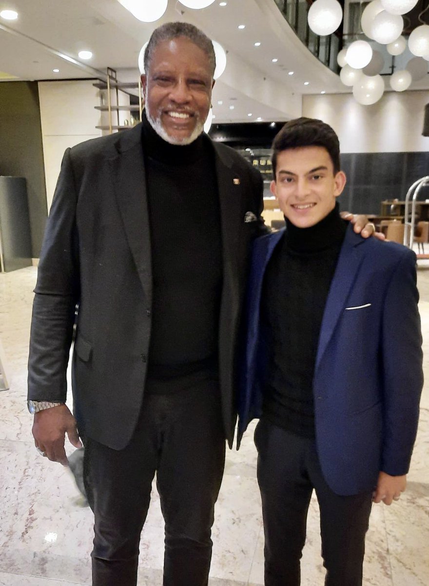 atomicdog14's tweet photo. En Lyon con la @PenyaLyon @FCBPenyes @FCBarcelona_es @FCBbasket https://t.co/QzxNcF6pl4
