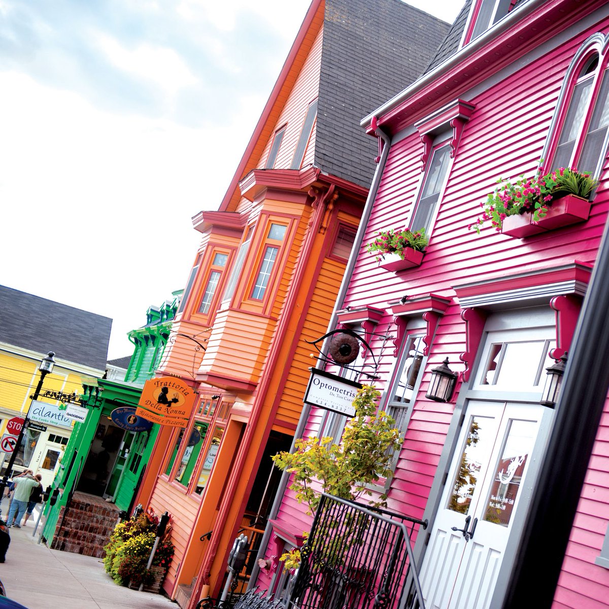 acla_lunenburg's tweet photo. Downtown Lunenburg is always alive with color!
Love life on the ocean. Study English in Lunenburg.
#AtlanticCanadaLanguageAcademy #atlanticcanada #lunenburg #ielts #studyworklive #studyabroad #esl #eal #novascotia #visitnovascotia #southshorens #acla #studyatlantic https://t.co/w7kNNZv5Mh