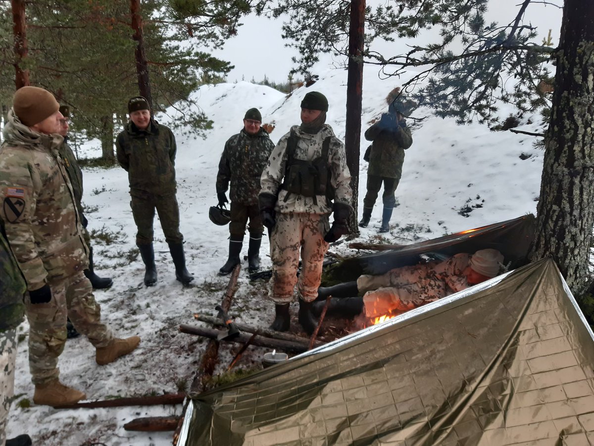 FIARCOM's tweet photo. Close cooperation between 🇫🇮 and 🇺🇸 armies. I just hosted the visit of @USArmyEURAF DCG MG Andrysiak in northern Finland. Highlights of the visit were demonstrations and discussions about #arctictraining, #readiness and the #abilities of the Finnish Army. @Maavoimat @JaakariPR https://t.co/wVaRjrJGNG