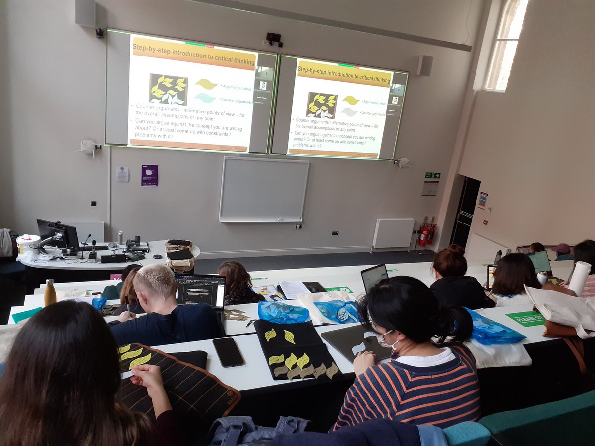 Wonderful essay planning workshops with @PlanningUOM students this week. Going through stages of developing an argument. #criticalthinking in action. #KetsoConnect makes the process visible, helping students share ideas &amp; tutors give feedback, in person &amp; online #DualDelivery