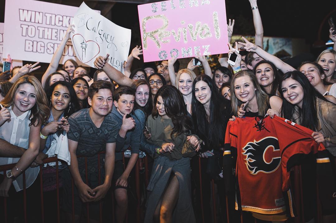 lovelikeselena2's tweet photo. Happy Selenators Day guys!!
@selenagomez @SelenaFanClub #SelenatorsDay #Selenator #SelenaGomez ππ https://t.co/AE5a9GdPiv