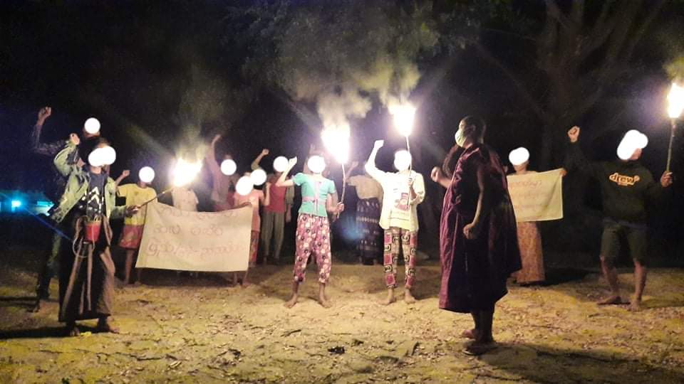 Peaceful Pyikyitakon Strike never rests a night to protest against military regime.

#RejectMurderousJunta
#Nov19Coup
#WhatsHappeningInMyanmar