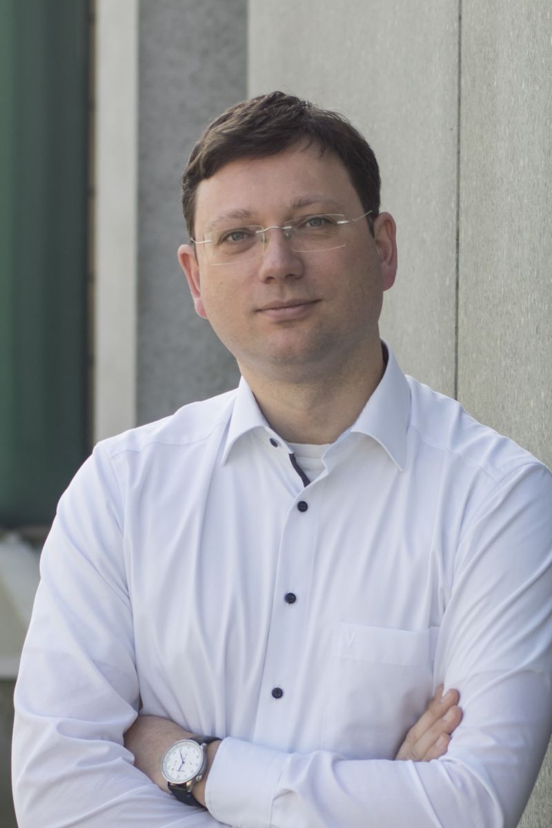 _amolf's tweet photo. Fellows of @OpticaWorldwide have elected the Society’s 2022 Fellows Class. And Femius Koenderink is one of the people selected as fellow! Congratulations Femius with this recognition by peers in #optics and #photonics https://t.co/ryt14qGpJQ