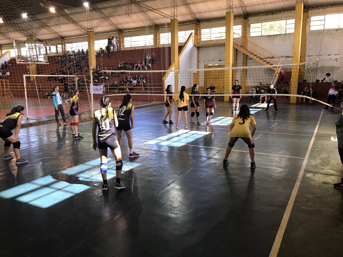 noelialeyria's tweet photo. Polideportivo Zaiman Fiesta de la Educación Física Colegio San Jorge.
@herrerayflia @jalbertogalarza @miguel_sedoff @DirEducFIsica @Hectorjcorti https://t.co/9nPuwMSewU