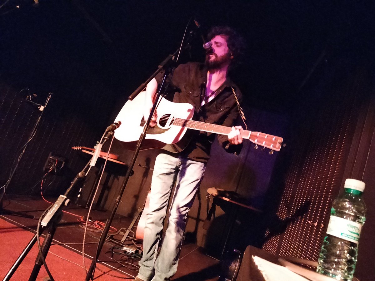 Oscar De Vega tweet media