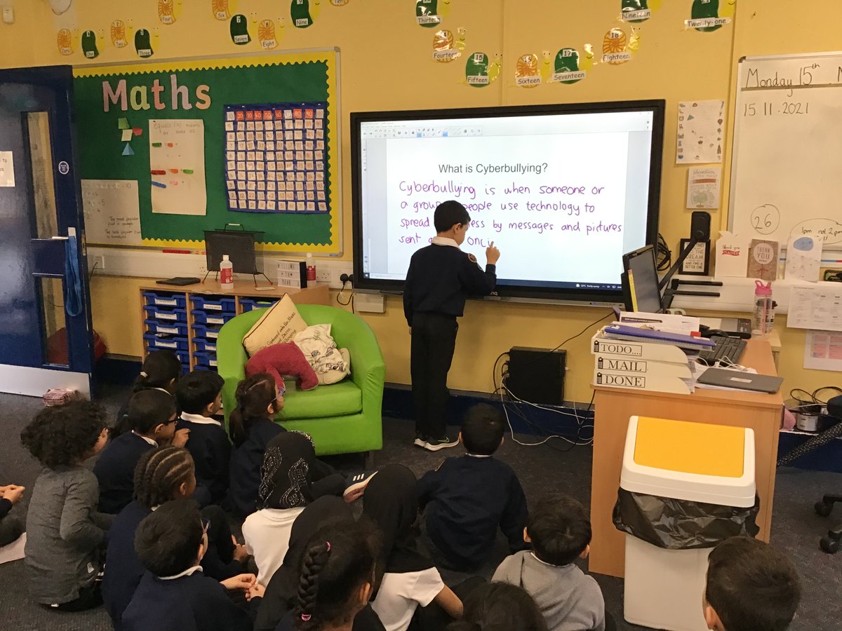 MedwayPrimary's tweet photo. @MedwayPrimary Children have been engaging in many antibullying/cyberbullying week activities expressing 'ONE KIND WORD.' Part 1 #AntiBullyingWeek #antibullyingweek2021 #OneKindWord #oddcocks @ABAonline #OddSocksDay https://t.co/OvGPGpgnOX