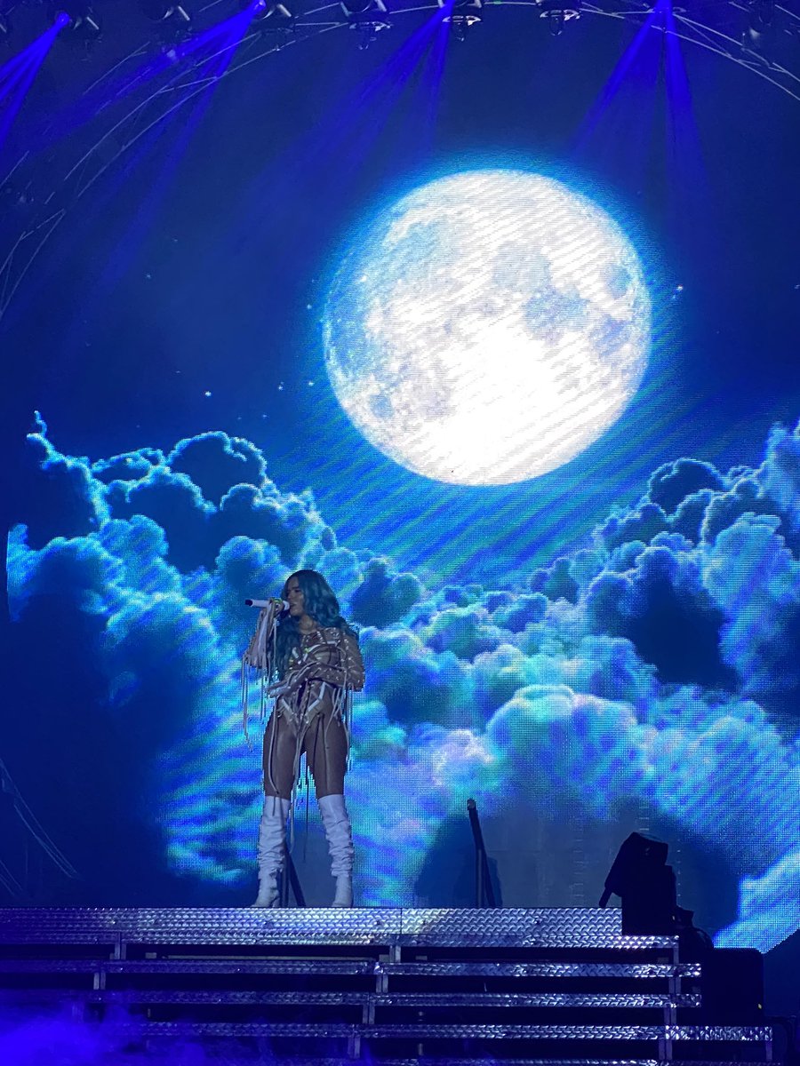 josabellg's tweet photo. Such a late post but what a dream. @karolg 😍♥️ https://t.co/bg2SCeNOoC