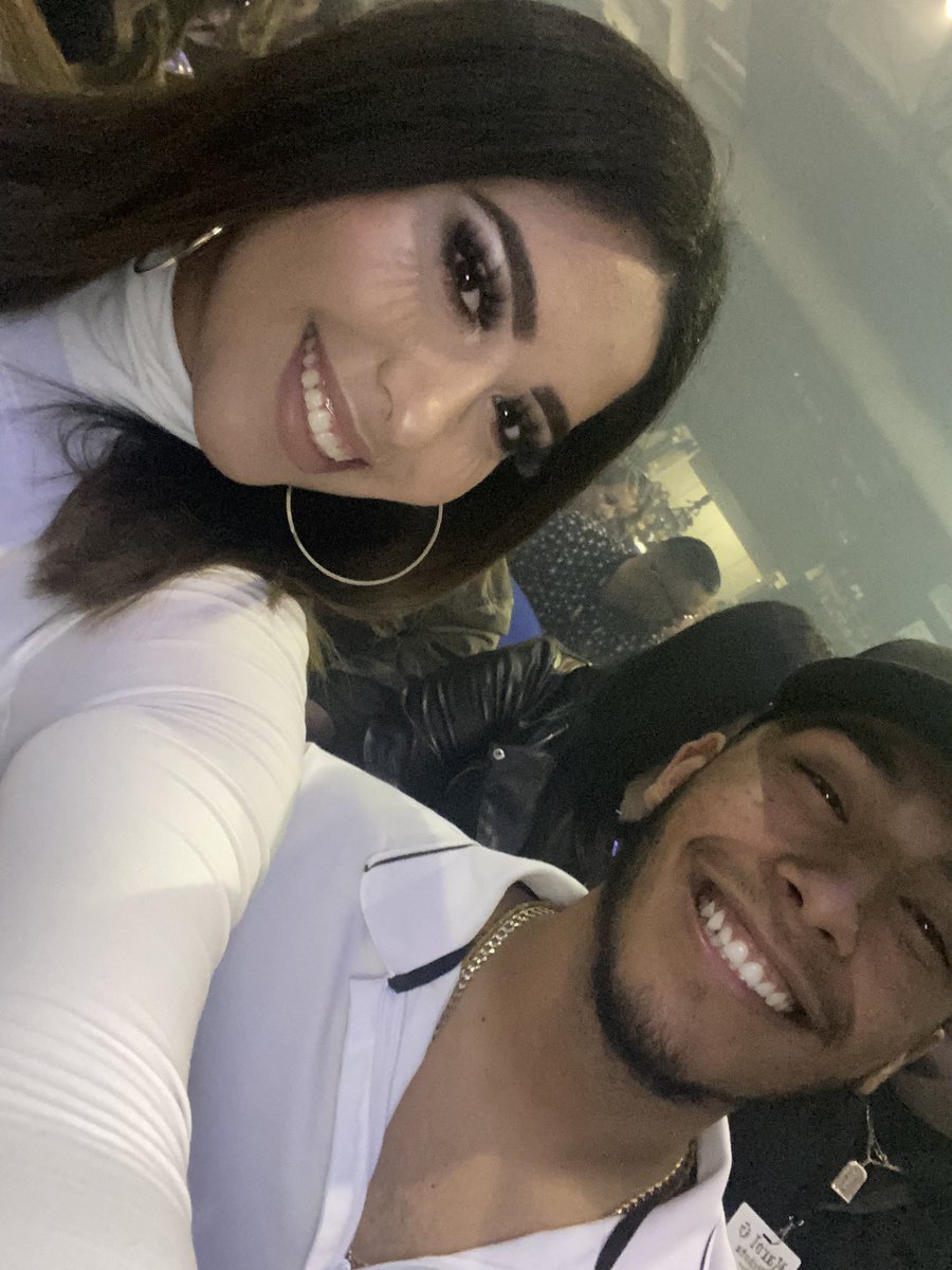 josabellg's tweet photo. Such a late post but what a dream. @karolg 😍♥️ https://t.co/bg2SCeNOoC