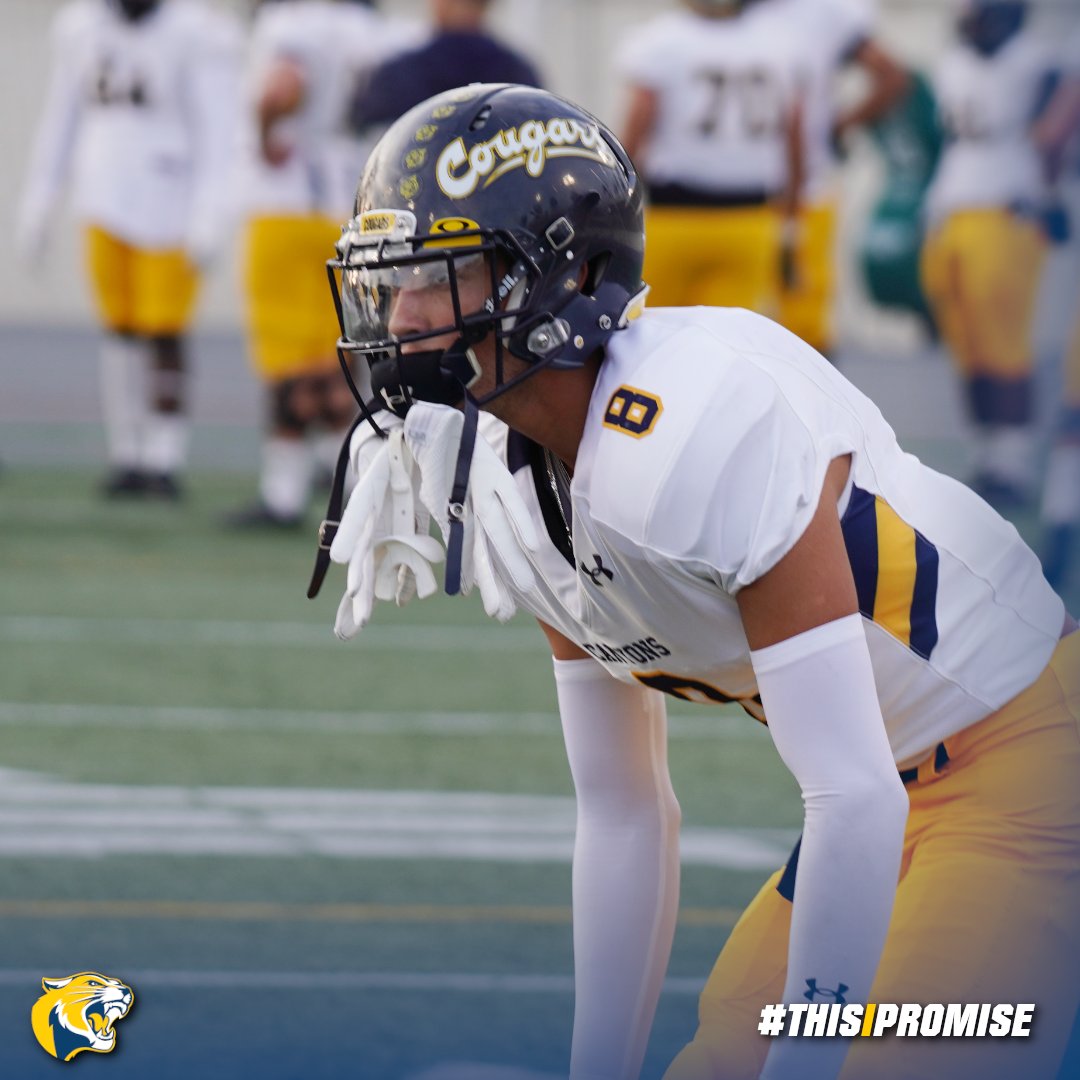 cocfb's tweet photo. Always great to have our local guys roll with us. Thank you Matt Ballentine!

#ThisIPromise #GoCougs #football #collegefootball #collegefootball2021 #family #thankful #scv #jucoproduct https://t.co/HyCajkpEuW