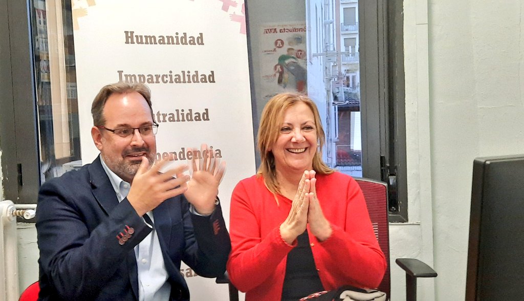 #PremiosImpulsa 
Esta tarde se han entregado los premios online a los que hemos asistido con emoción. Ignacio Sagardoy, presidente <a href="/CruzRojaZgz/">Cruz Roja en Zaragoza</a> le ha entregado el diploma.
