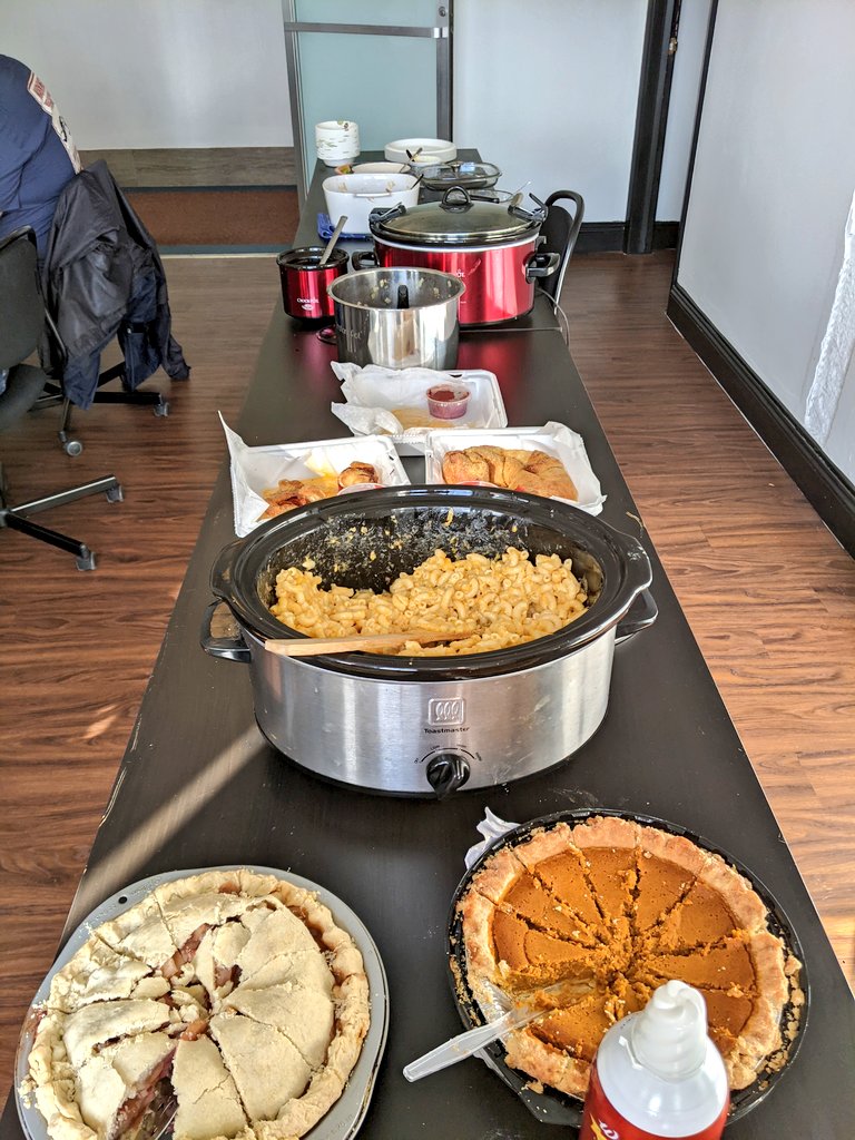 Another month another bangin' potluck! Nov theme: Nothin' But The Sides. Lotta stuffing up here. 🥧