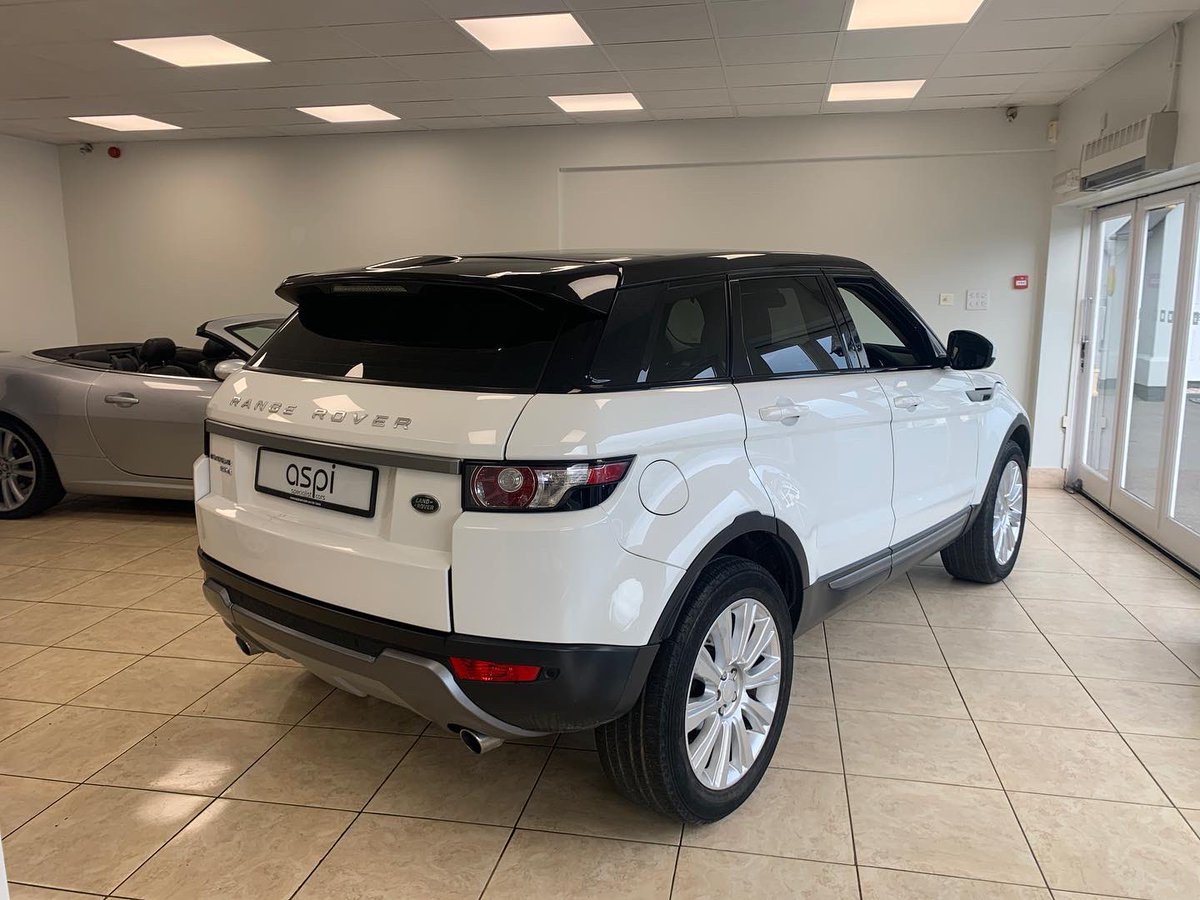 ExecutiveTints's tweet photo. 2 visits to @Aspicars this week to fit darksmoke to this Evoque and Mercedes c class #executivetintsltd #executivewindowfilms https://t.co/IhlYBeuQKD