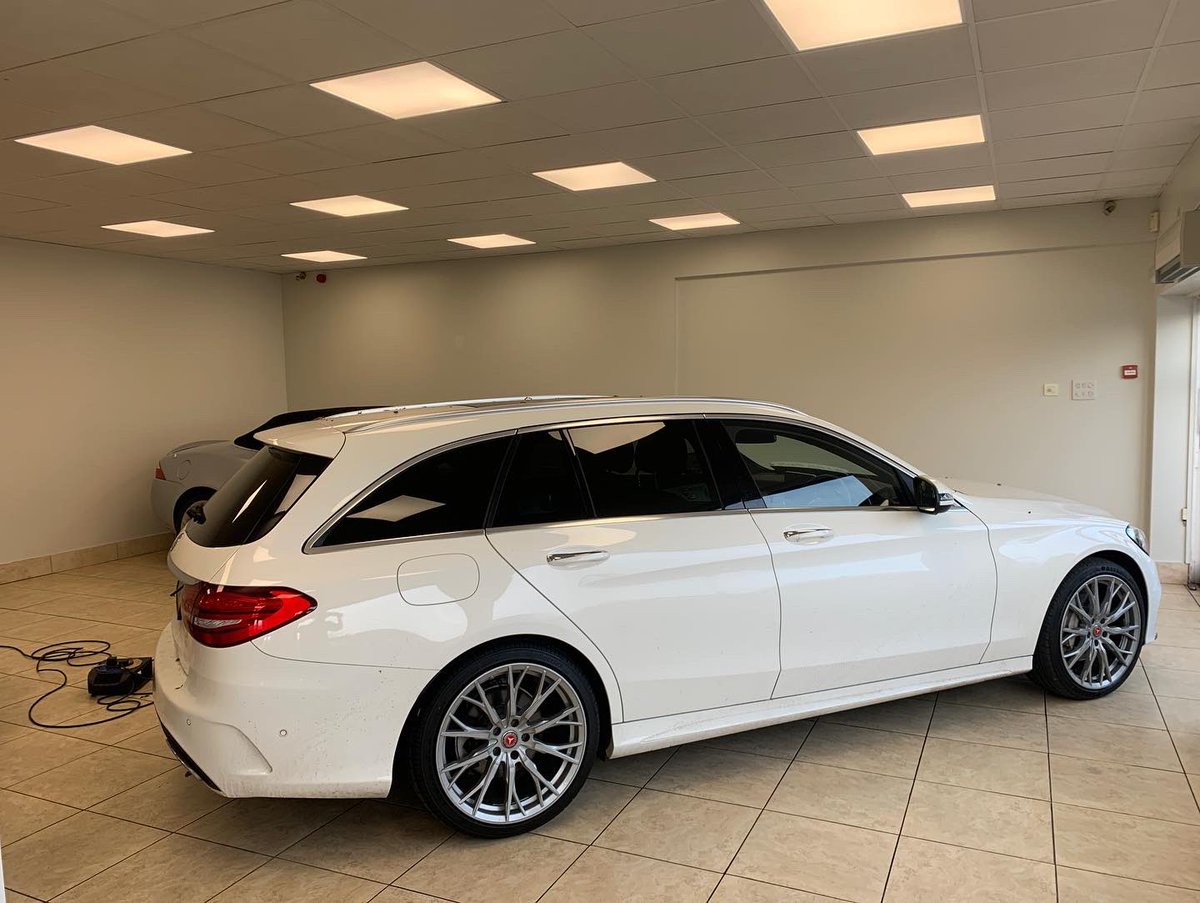 ExecutiveTints's tweet photo. 2 visits to @Aspicars this week to fit darksmoke to this Evoque and Mercedes c class #executivetintsltd #executivewindowfilms https://t.co/IhlYBeuQKD