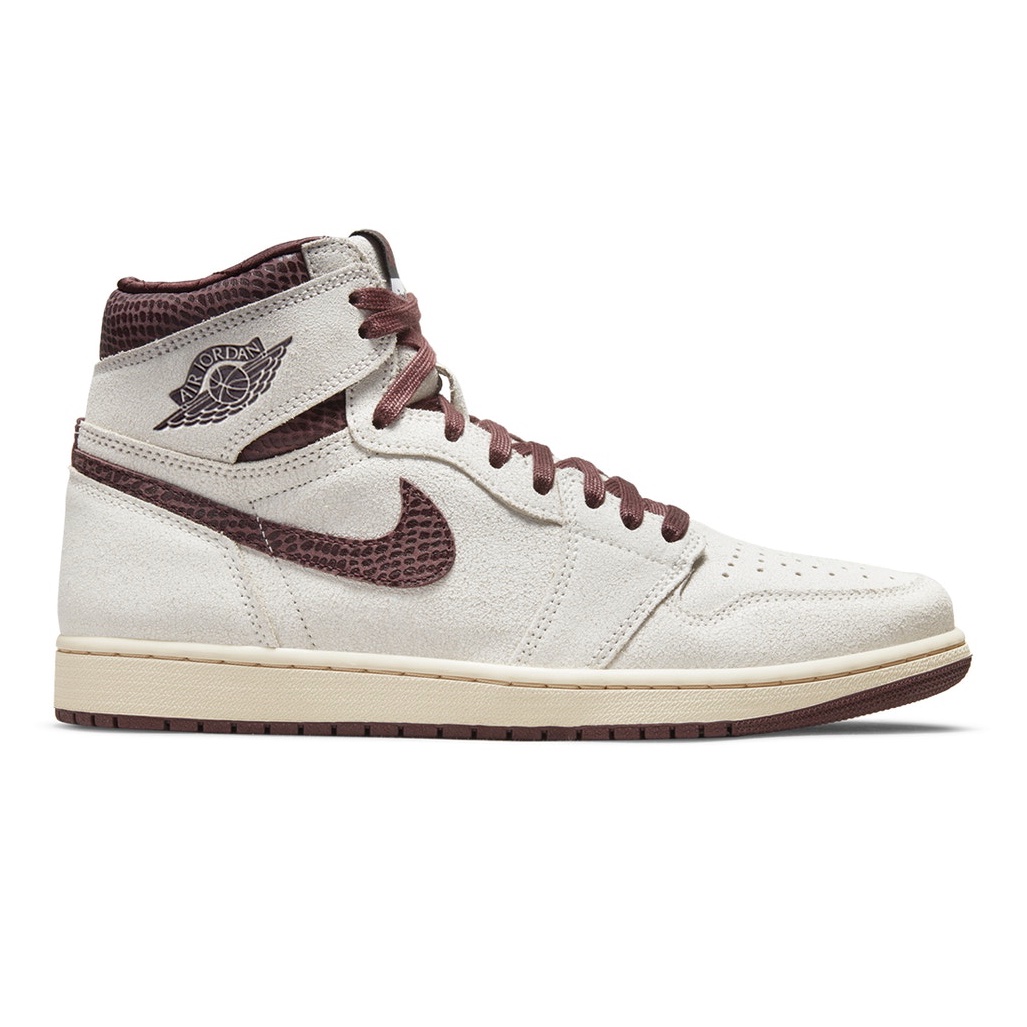 sneakerhuddle's tweet photo. A Ma Maniere x Air Jordan 1 via SNKRS 
EARLY RELEASE SOON 

TURN 🛎 ON ! https://t.co/ugkxAyRvVQ
