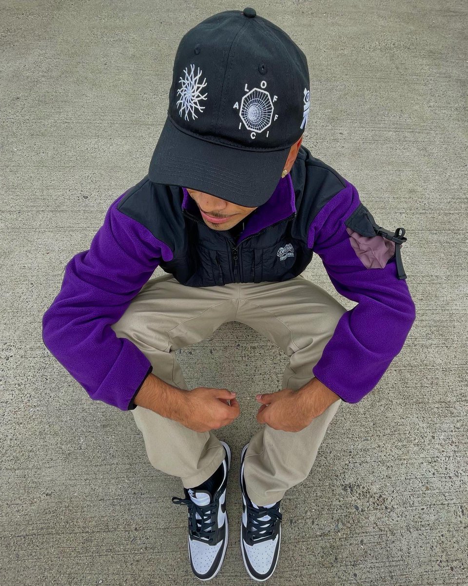 Official Crown of Laurel tweet media