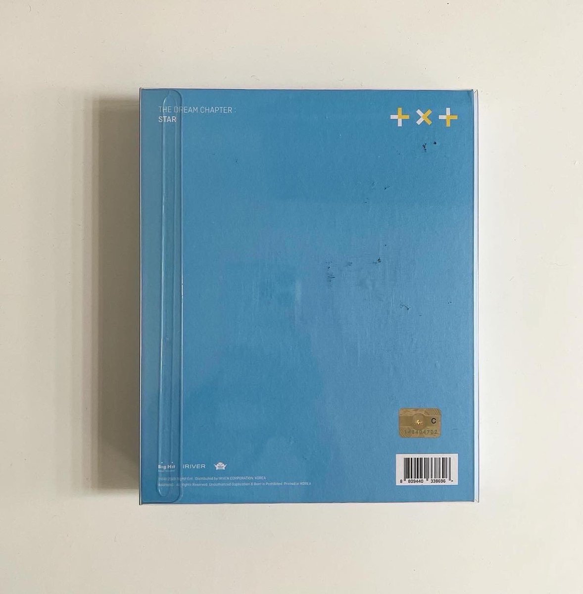412sales's tweet photo. wts/selling — TXT SIGNED ALBUM

$100, please dm if keen! 💙

— 
#txtwts #wtstxt #txtsigned #txtsale #txtalbum #tomorrowbytogether #txtsell #tomorrow #by #together #txtwtt #txtphotocard #txtsale #txt小卡 #txt https://t.co/nA03iRW6nw