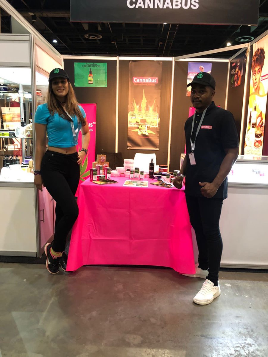 CannabusCompany's tweet photo. Day 2/4 #expo 

@WhatpainC #CBD #cbd #expo #CannabisCommunity #cannabisculture https://t.co/iIEU7bK33A