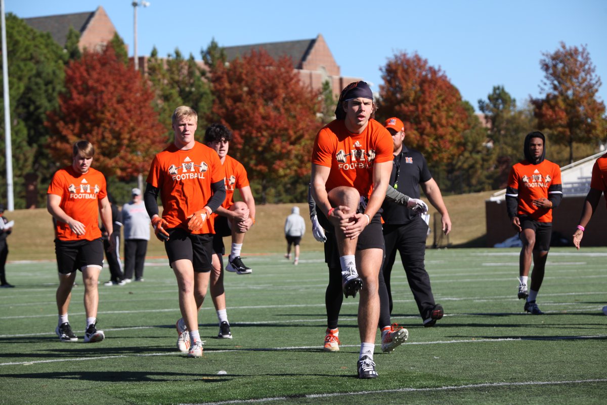 MercerFootball's tweet photo. Gettin' after it in warm ups💪 

#RaiseTheBar | #RoarTogether https://t.co/uNhdeorZeF