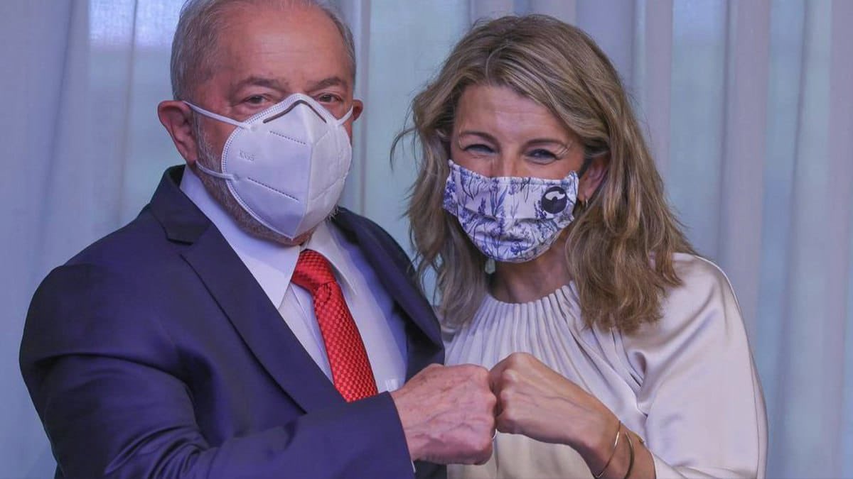 pablogentili's tweet photo. El futuro.
Lula y Yolanda Díaz, vicepresidenta de España, ambos representan la ilusión de la renovación y el renacimiento de la política progresista en el Norte y en el Sur. 
Un encuentro memorable en Madrid.

📸 @ricardostuckert https://t.co/7kC4Lyt6yr