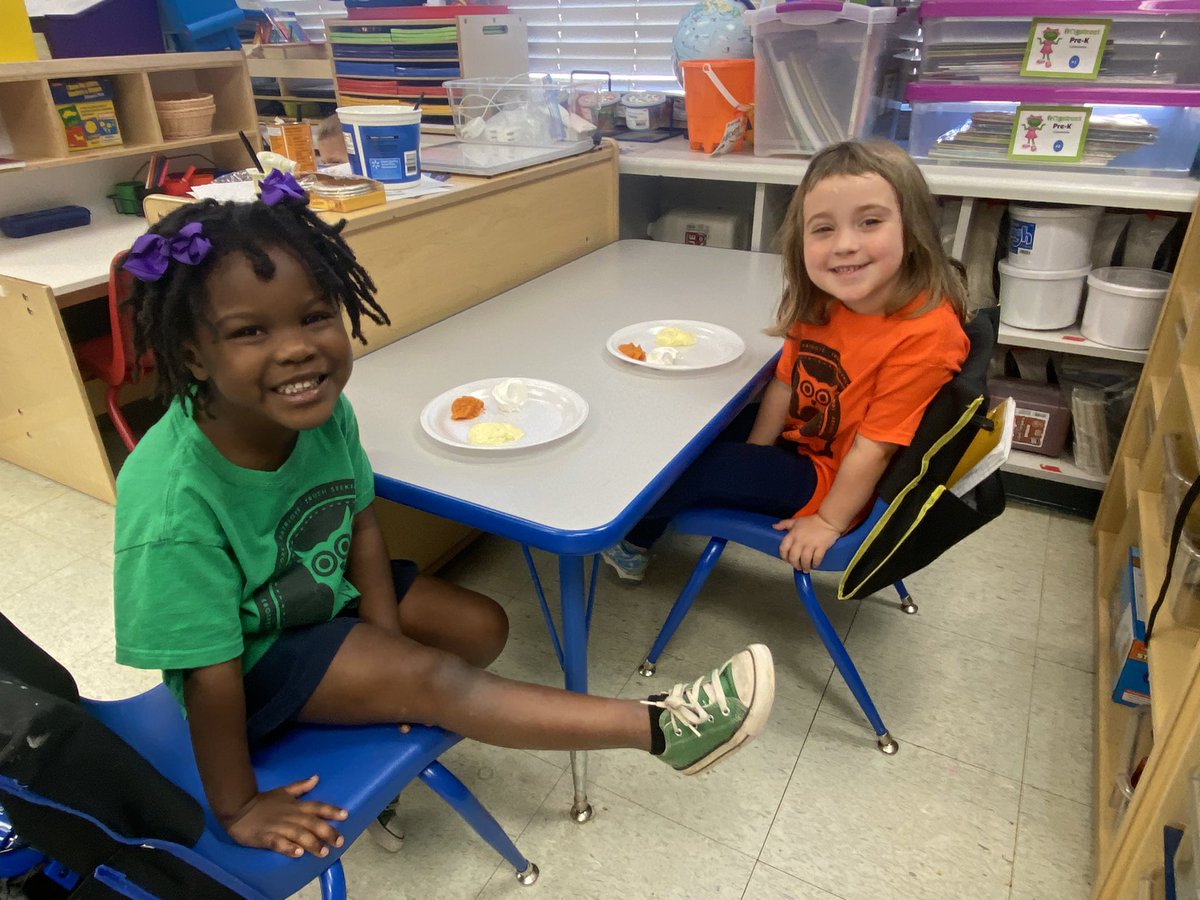 brittfillingim's tweet photo. Our Pre-K students made delicious  pumpkin pie this morning! @FondeElementary @MobilePublicSch https://t.co/ez2MxUAnJY