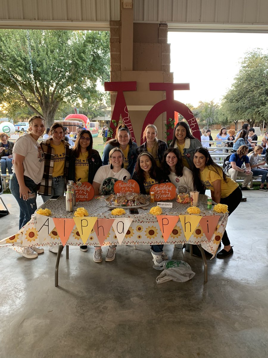 AngeloGreekLife's tweet photo. Huge shoutout to our Greek chapters that attended Fall Fest 🍂🍁 @asualphaphi https://t.co/PhZDz2mEZT