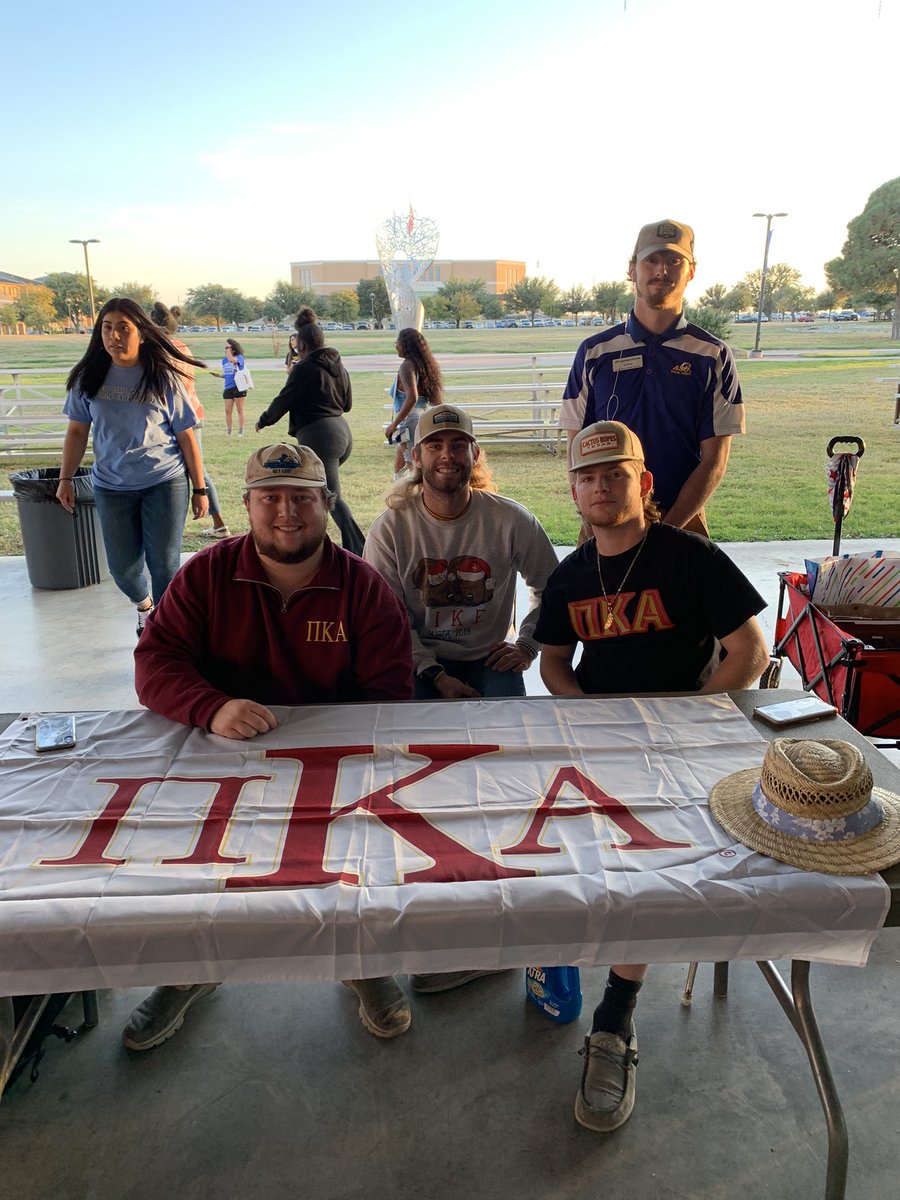 AngeloGreekLife's tweet photo. Huge shoutout to our Greek chapters that attended Fall Fest 🍂🍁 @asualphaphi https://t.co/PhZDz2mEZT