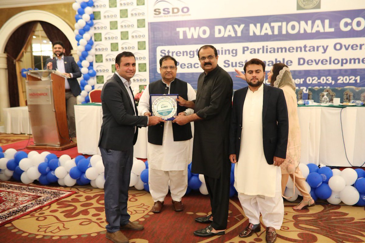 SSDOPakistan's tweet photo. Honorable Member Punjab Assembly Syed Hassan Murtaza presenting shields to the participants in closing ceremony of National Parliamentary Conference on Peace &amp; Sustainable Development. #peace #Assembly @S_HassanMurtaza @MediaCellPPP @PPP_Org @SyedNasirHShah @BBhuttoZardari https://t.co/smgUEItBKR