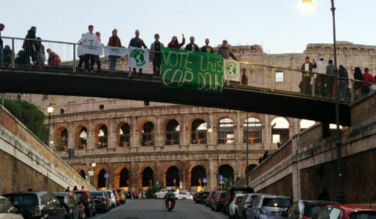 Approveresti una politica che favorisce le speculazioni agricole, i grandi produttori terrieri, la devastazione dei territori e la zootecnia? 

Noi NO! Chiediamo al Ministro <a href="/SPatuanelli/">Stefano Patuanelli</a> di fare lo stesso!

#WithdrawTheCAP #VoteThisCaDown

Info sulla PAC👉🏼fffutu.re/PAC