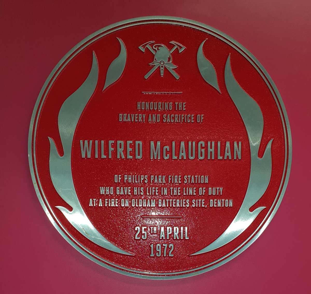 fbunational's tweet photo. Today, we unveiled a Red Plaque for fallen Manchester firefighter Wilfred McLaughlan.

The plaque is at the site where the fire took place in 1972. It will ensure his bravery and sacrifice are remembered, and inform the community of what he gave.

Photo credit: Jason Lock https://t.co/H0QSF26Hfg