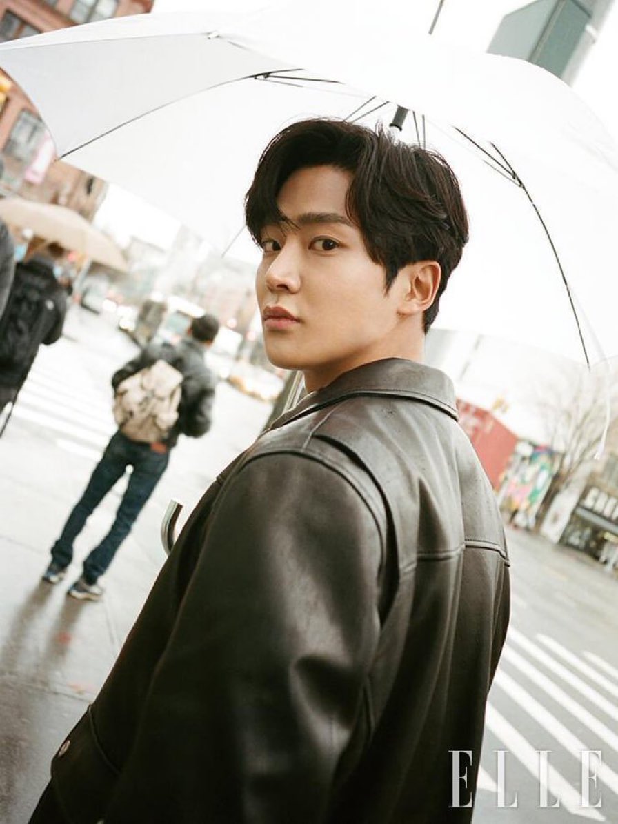 hwi0young's tweet photo. Gw suka foto ini https://t.co/eUtQYQB8ZK