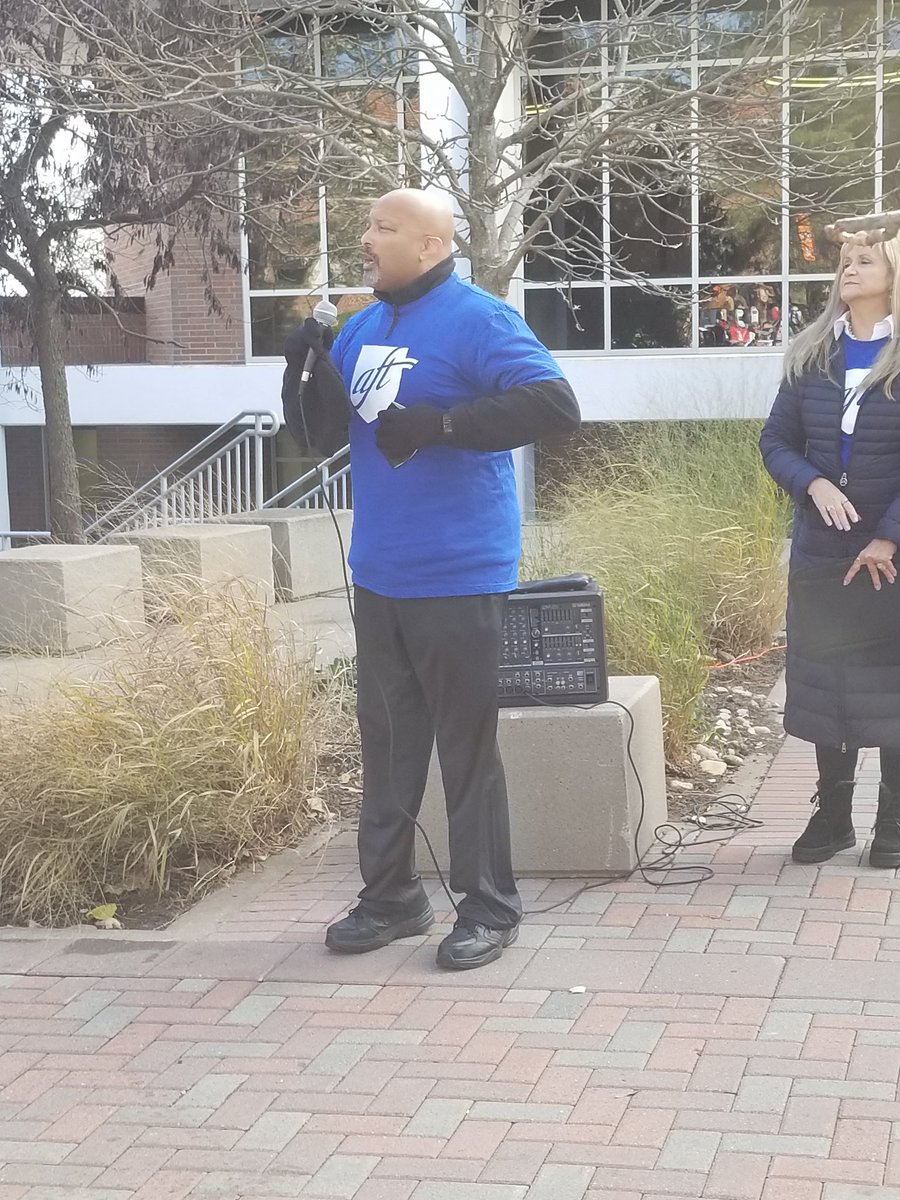 CNJSCL's tweet image. Some of the amazing speakers showing support and solidarity during our Rally to Save WP! #SaveWPjobs @AFTNJ @AFTunion