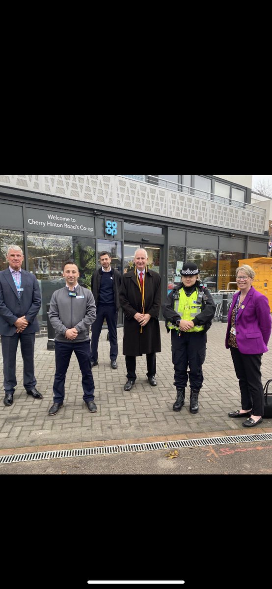 Great visits today with police and <a href="/DanielZeichner/">Daniel Zeichner</a> MP in Cambridge.  Discussing the violence and abuse our colleagues face and the need to pass the bill to give Shopworkers additional protection. <a href="/CambsCops/">Cambs Police 💙</a> <a href="/MarkWal80246378/">Mark Walker</a> <a href="/simondryell/">Simon Dryell</a> <a href="/KateGraham03/">Kate McCrae Graham</a> #FreedomFromFear
