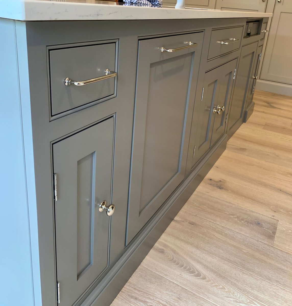 PcbPaul's tweet photo. Christchurch Hand Painted kitchens London and home counties 
https://t.co/2tenJ3NmS0 
#hpknorthants 
#TikkurilaUK 
#kitchensdirect https://t.co/lMSh7d2ytU
