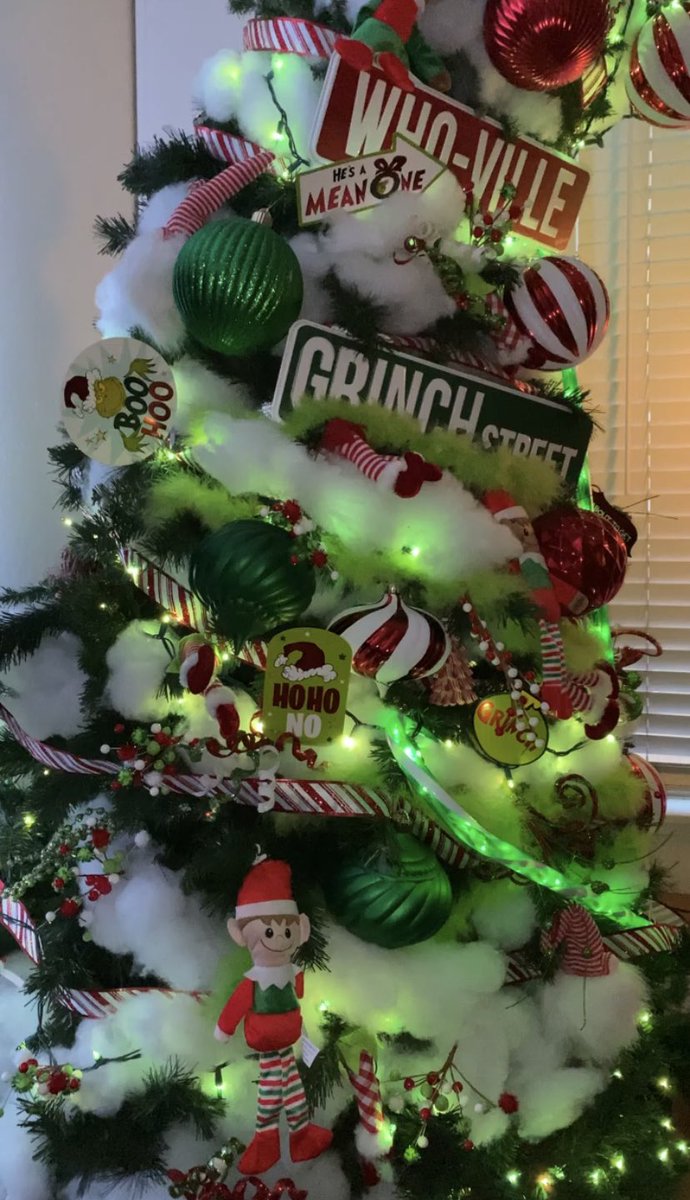 SamoanBliss's tweet image. My Grinch Tree is complete😍