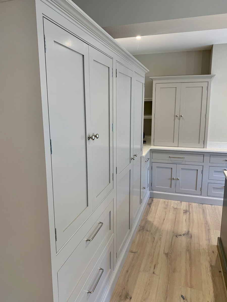 PcbPaul's tweet photo. Christchurch Hand Painted kitchens London and home counties 
https://t.co/2tenJ3NmS0 
#hpknorthants 
#TikkurilaUK 
#kitchensdirect https://t.co/lMSh7d2ytU