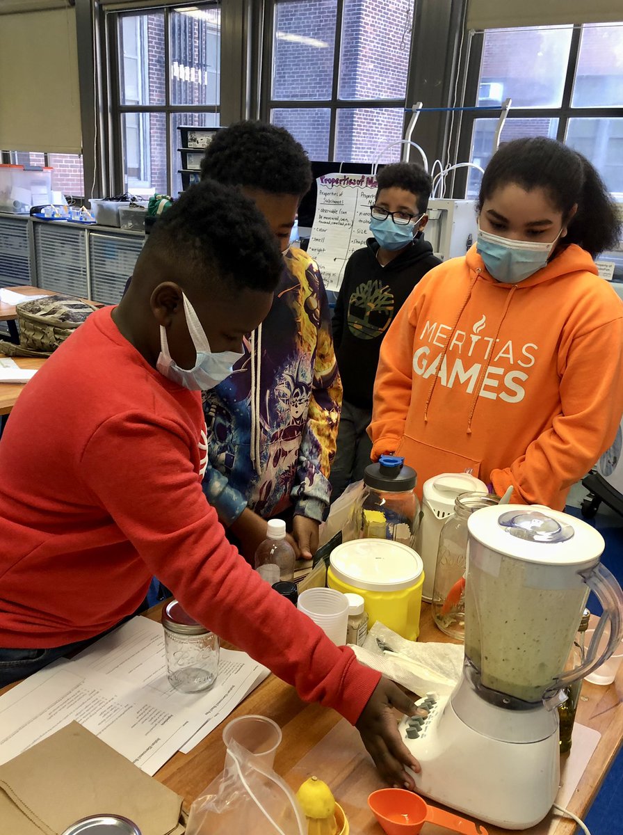 HarborSchoolBK's tweet photo. Today, our 3rd and 5th graders made pesto with our hydroponic garden Genovese basil. Genovese basil grew taller than thyme, mint, and Thai basil under the same conditions (amount of light, water, nutrients, temperature, etc). It was yummy! #controlledexperiments #steam https://t.co/qJ5VYDiIMB