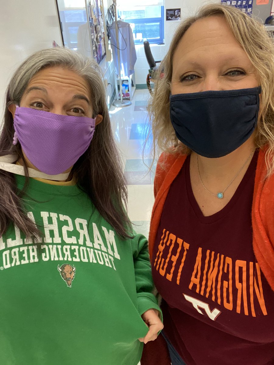 Repping #vcaw at the CFC today with some college swag!! <a href="/heidicraft/">Heidi Craft ☀</a> <a href="/ClaireMchewitt/">Just Me, Ms. MC</a> <a href="/VHS_Counseling/">Varina Counseling</a>
