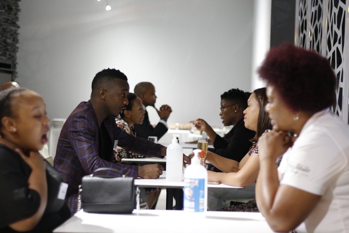 motsoeneng_bill's tweet photo. IN SESSION: You have 2.5 minutes to Connect to the person across the table and Share cutting-edge Ideas.
#MBASpeedNetworking #Networking #MBAInc #social https://t.co/Rz0LTlsDx8