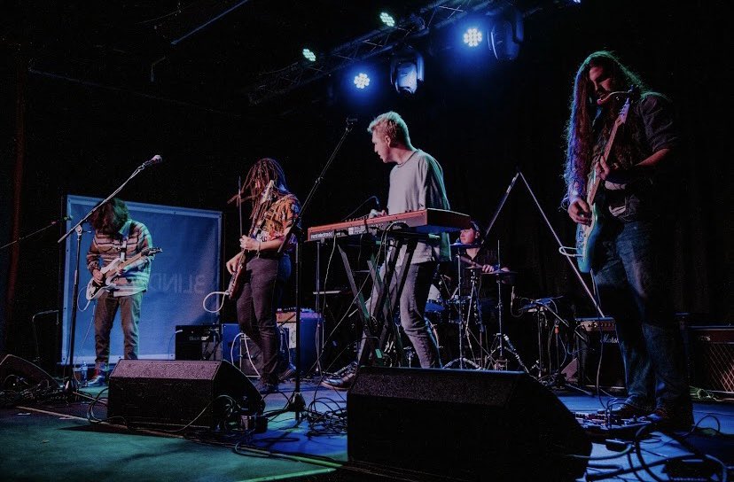 defmoemusic's tweet photo. The Metro 11/10/21 📸: @skyvlowe and @ness_holt017 https://t.co/HbLwrnkhX1