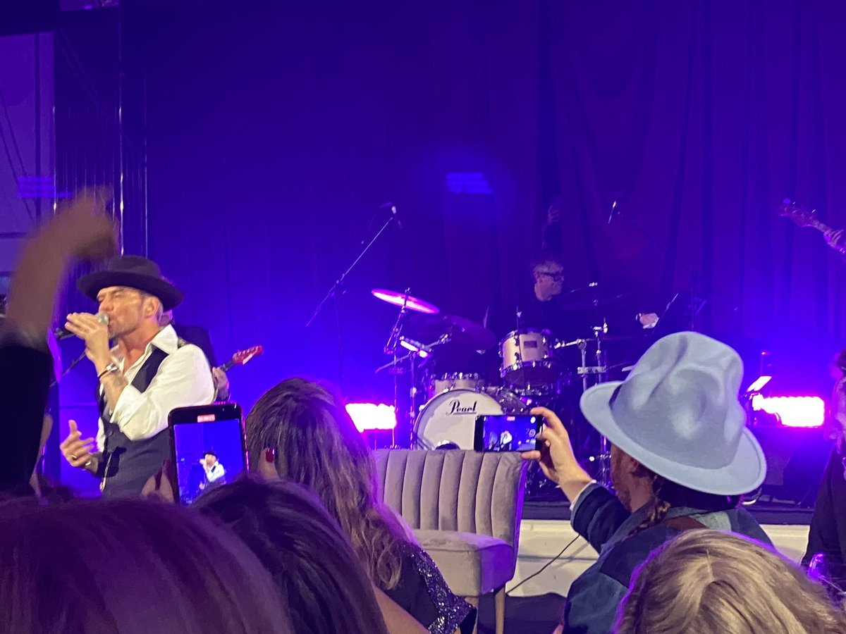 sammyjaneh's tweet photo. @lemontwittor @mattgoss loving the bromance you have together captured right here last night ❤️❤️ https://t.co/JALZrNTwlY