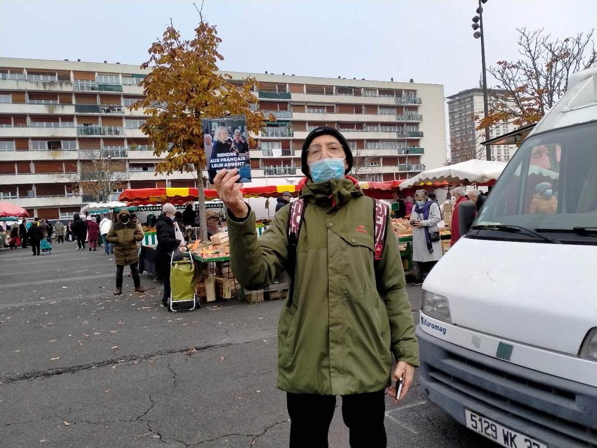 JeanGuyProtin's tweet photo. Ce vendredi tractage sur le marché Saint-Paul à Tours.
Rendre aux Français leur argent avec @MLP_officiel .
@MLP_officiel Présidente! https://t.co/JEwnKaKtyY