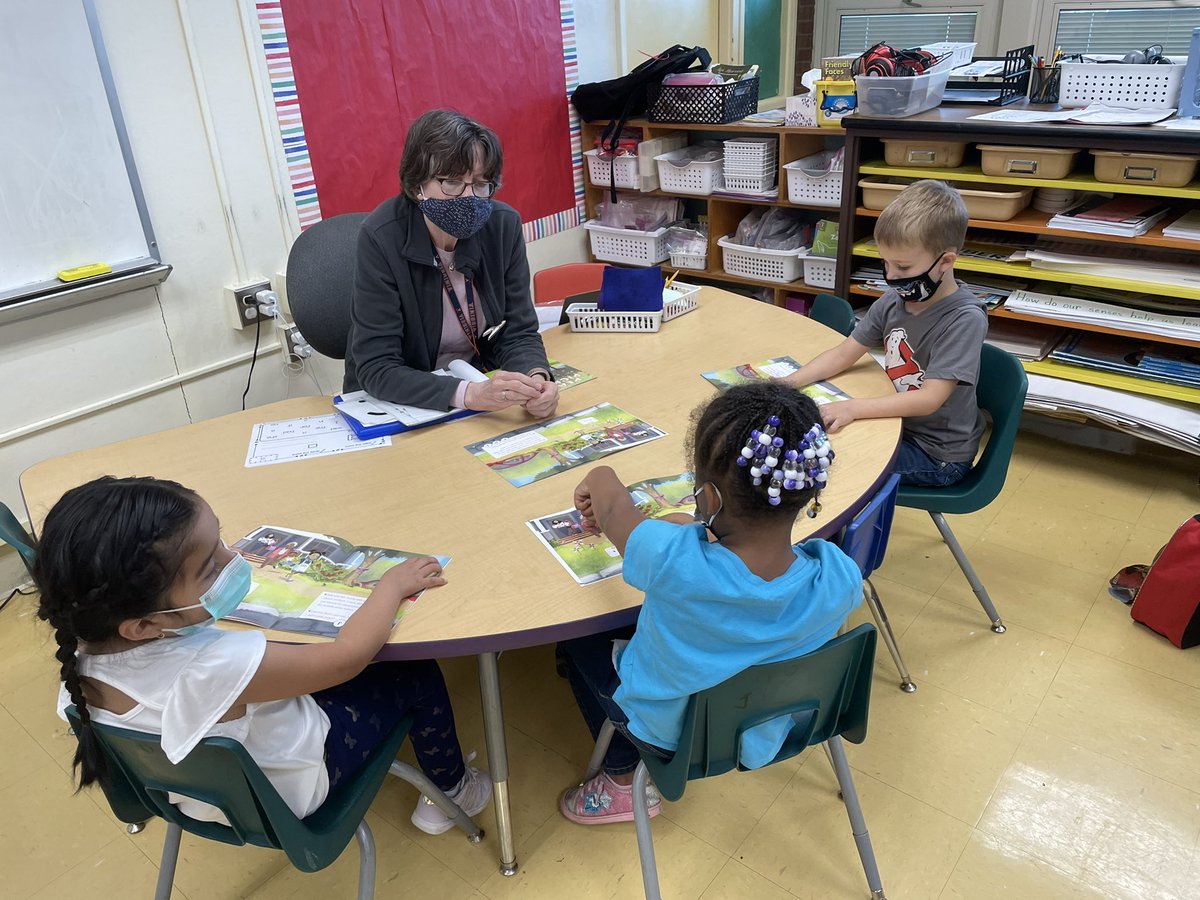 WestsideRCPS's tweet image. Our students are learning to read and reading to learn! #tieredinstruction #equity #readersareleaders @RoanokeSchools
