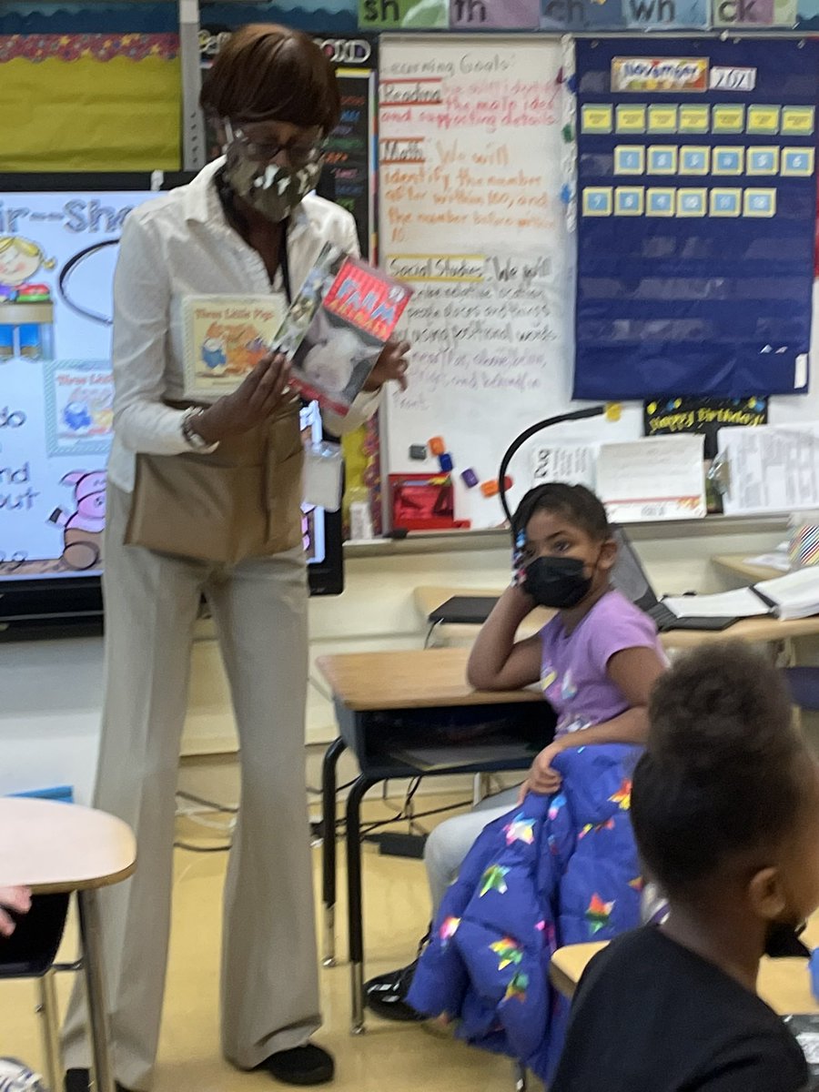 WestsideRCPS's tweet image. Our students are learning to read and reading to learn! #tieredinstruction #equity #readersareleaders @RoanokeSchools