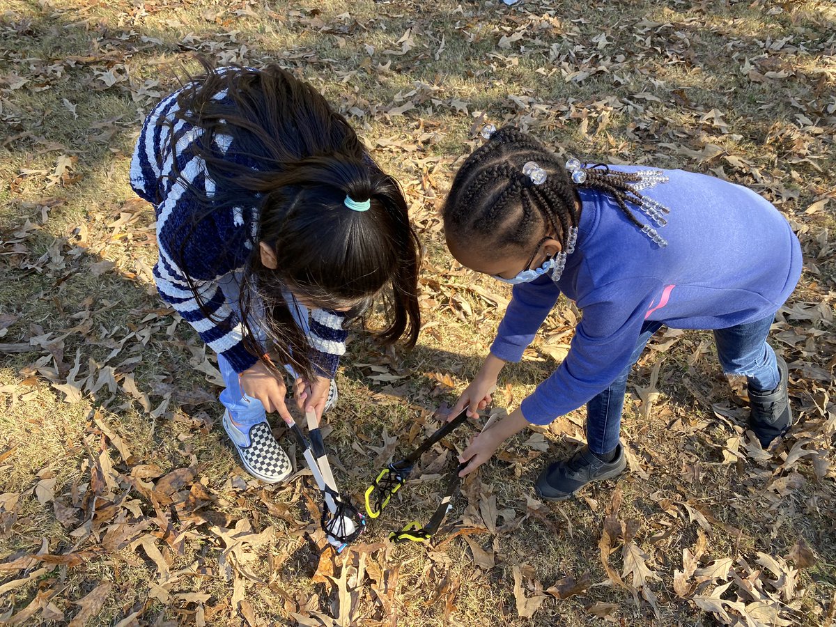 MaestraCallieG's tweet photo. Cherokee stickball with 2nd grade DLI @stevigirl5490 @MabletonES @TeamGrizzle2006 #ultimatelearningexperience #duallanguage https://t.co/LP7jXsLxSq
