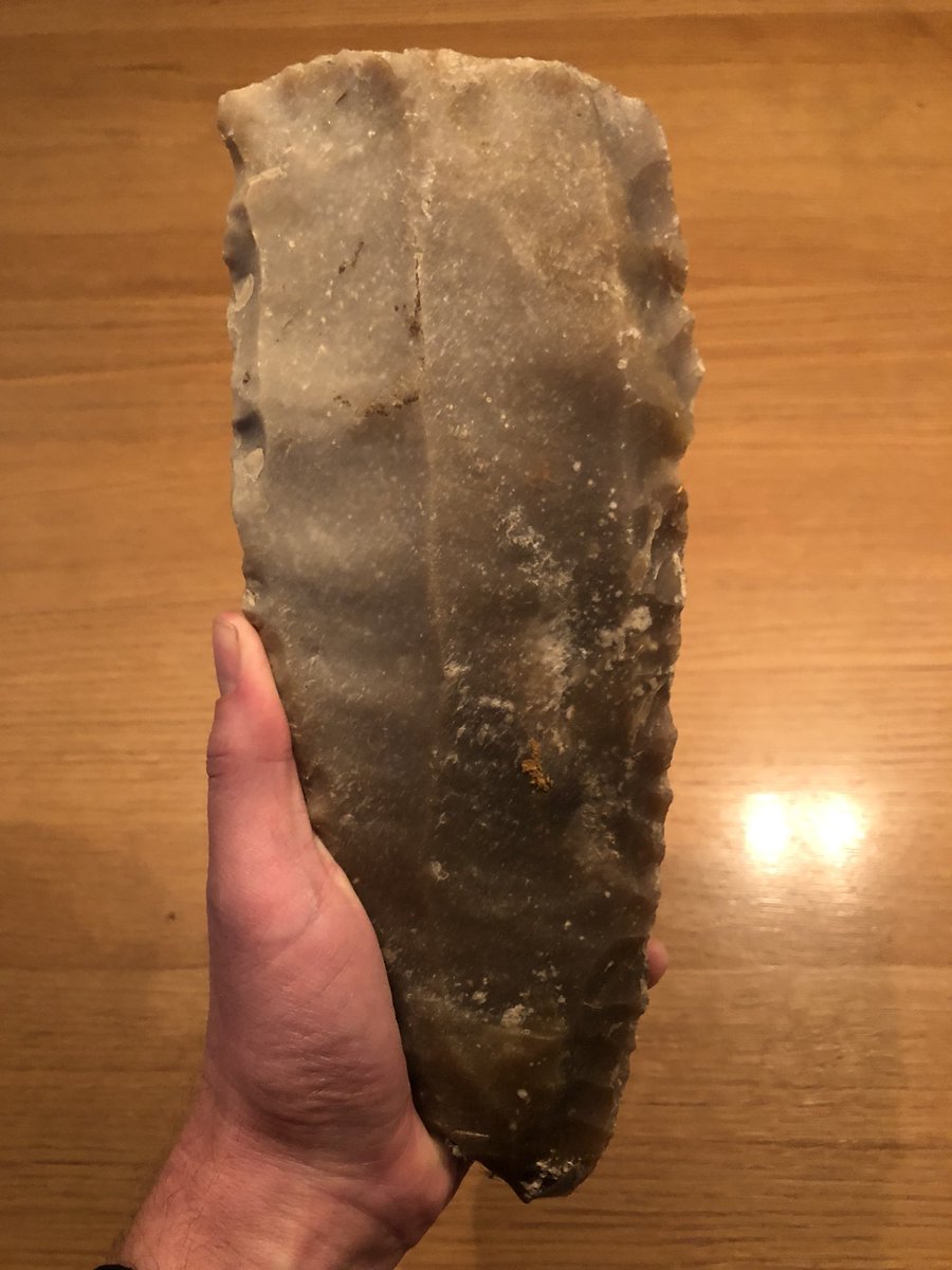 For #FindsFriday and #flintfriday this beautiful late #Neolithic blade core also known as a ‘livre de beurre’ of honey coloured Grand Pressigny flint