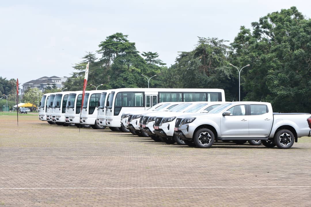 MoESWorldBankUG's tweet photo. #TVETReformsUg. The First Lady and Minister of Education and Sports Hon Janet.K.Museveni  today handed over 17 Motor vehicles to 13 TVET Institutions through the #USDP. They included nine 30 seater buses, one mini bus and seven double cabin pick-ups.@WorldBank @Educ_SportsUg https://t.co/A2FrhadUXg