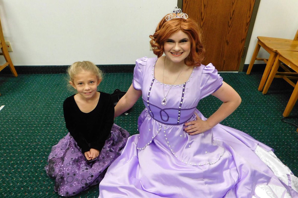 A whole enchanted world is waiting for you! 💜👑
•
•
•
#momentofmagic #amomwmu #bsf #wmu #bravestrongfearless #amom

*Disclaimer: This photo was taken prior to the COVID-19 Pandemic.