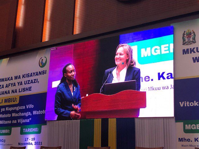 DKAmbTanzania's tweet photo. Happy to launch Swahili version of the Safe Delivery App with Dr. Grace Magembe, Deputy PS, PORALG. A smartphone app with guidance on deliveries via animated videos, training sessions and action cards. No woman should die while giving life! #ifakarahealth #MaternityF #SRHR #dkaid https://t.co/n9AG72Dvy8