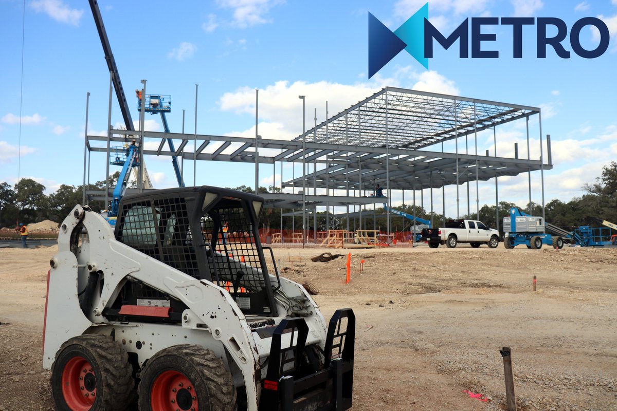 MetroBuilt's tweet photo. Flying steel, rapidly completing the new building for Our Lady of Guadalupe Catholic Church. #METROBuilt #BuildingSomethingBetter #TxConstruction #Steel https://t.co/OqJSCsKTEX